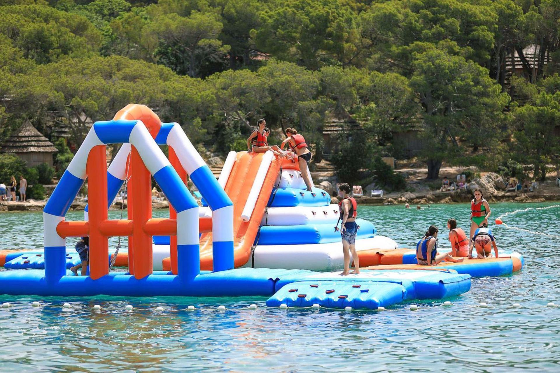 Pine Village de vacances 3*